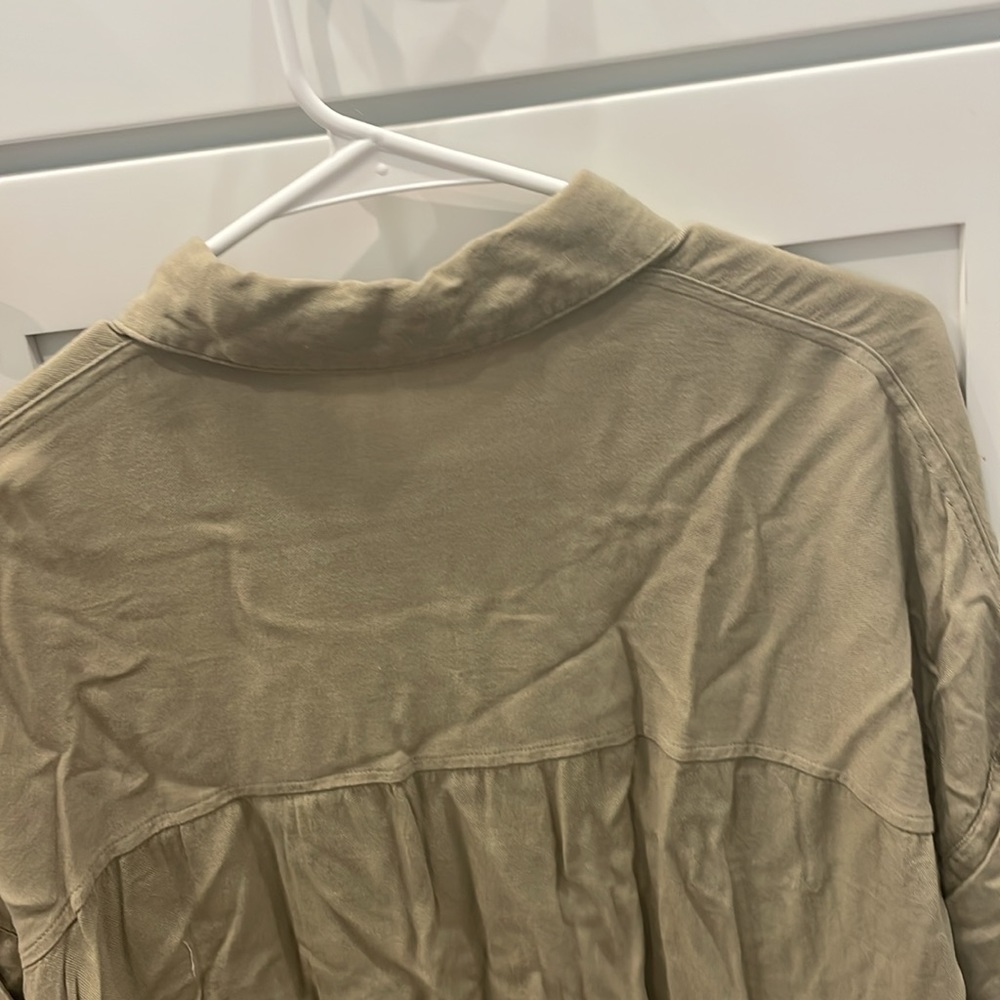 button up - Picture 3 of 3